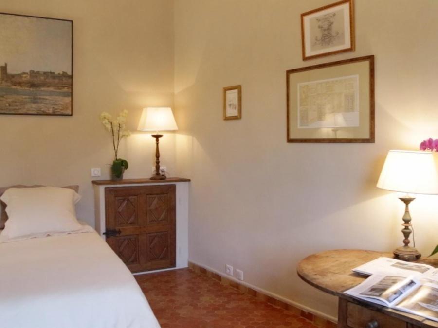 فينوف ليز أفيجْنْ Maison Orsini المظهر الخارجي الصورة