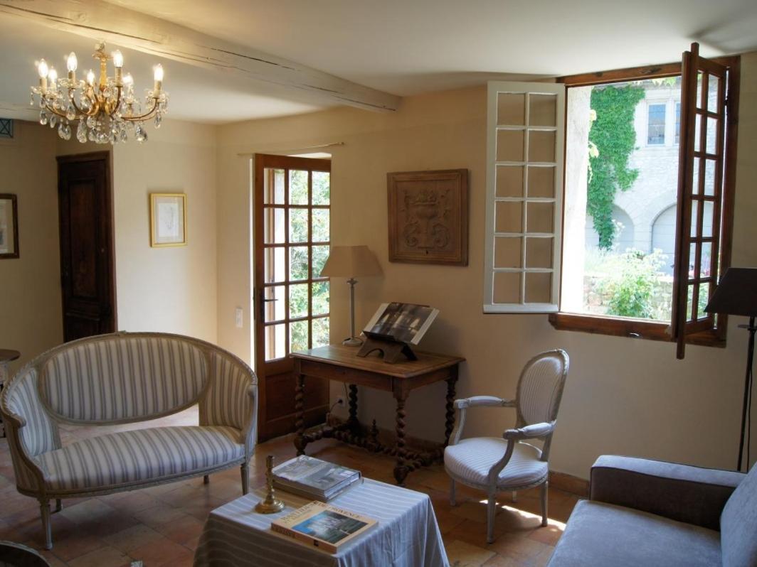 فينوف ليز أفيجْنْ Maison Orsini المظهر الخارجي الصورة